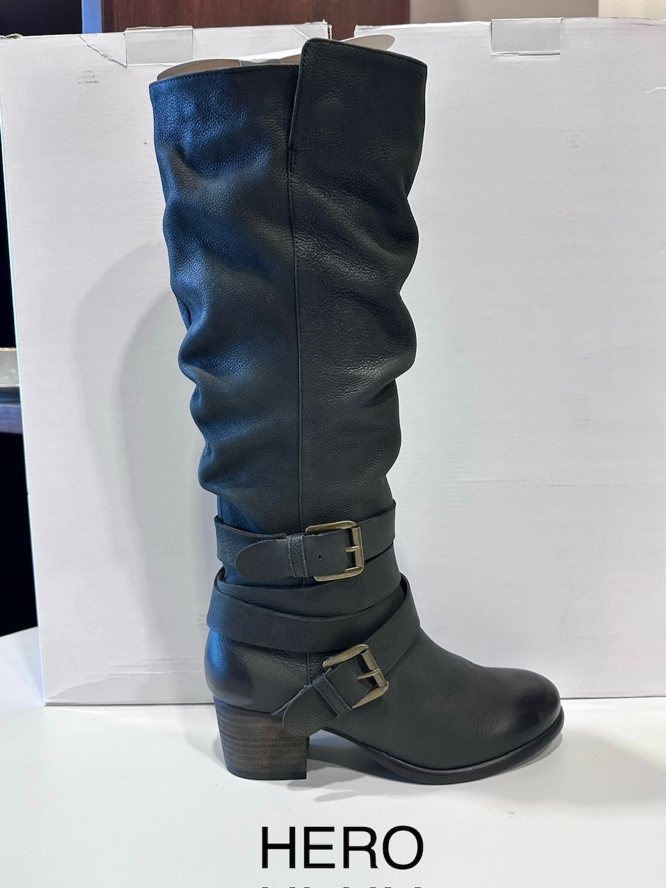 Ladies Leather Boots - Wayman Services Liquidation Centre